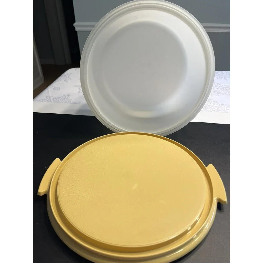 Tupperware Cake Carrier, Cake Taker, Gold, wLid, #684-5, 12 Inch Vintage